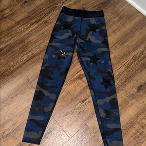 ✨✨ultracor size XS blue and black camo leggings with stars✨✨